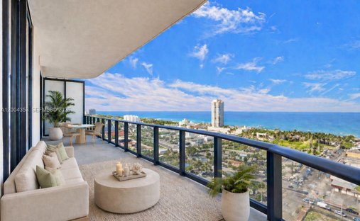 Condo in Miami Beach, Florida, United States 1