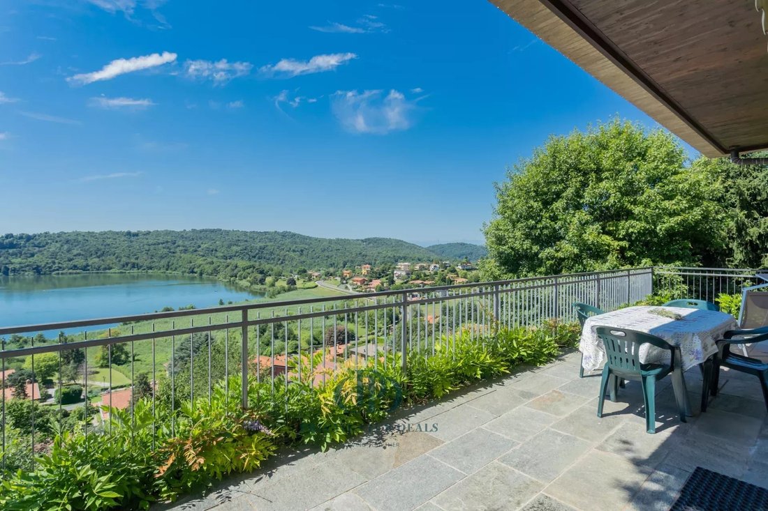 Villa in Montorfano, Lombardy, Italy 1 - 11801285