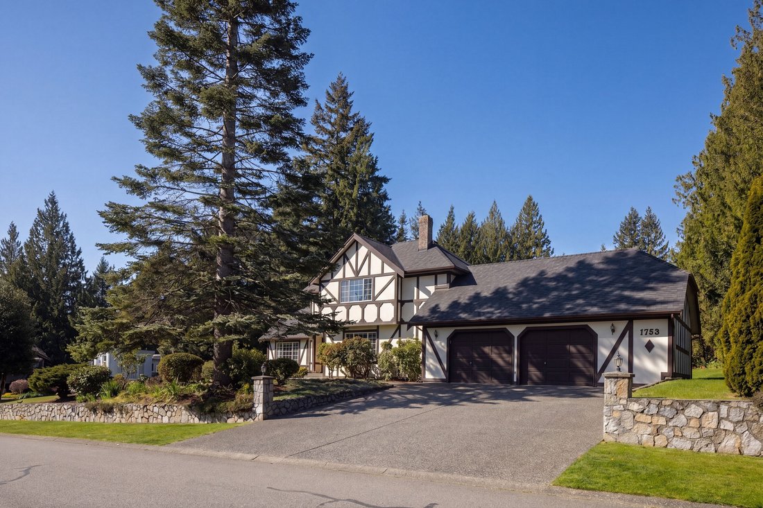 House in North Saanich, British Columbia, Canada 2 - 17746285