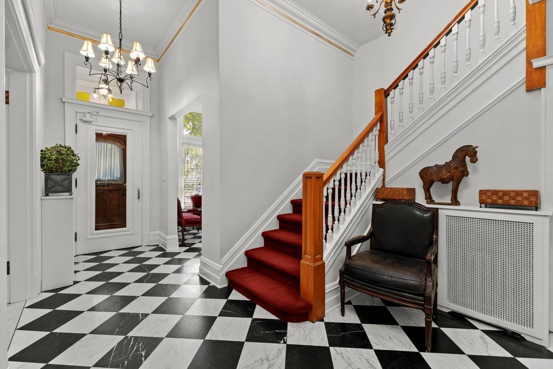 House in Montréal, Quebec, Canada 3 - 17749917