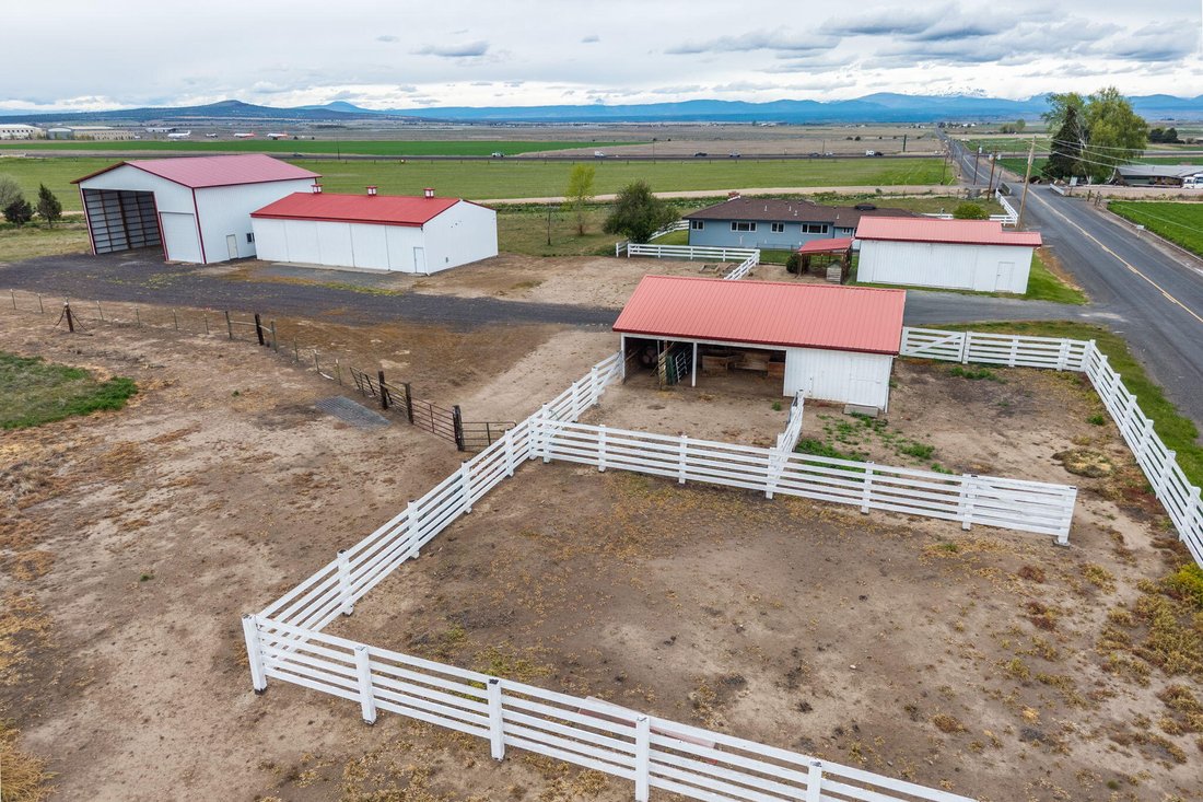 House in Madras, Oregon, United States 1 - 17743744