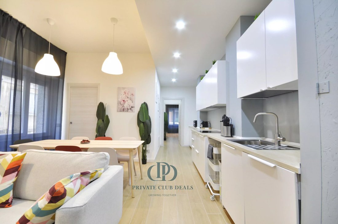 House in Eastern Lake Center, Como, Lombardy 3 - 17746046