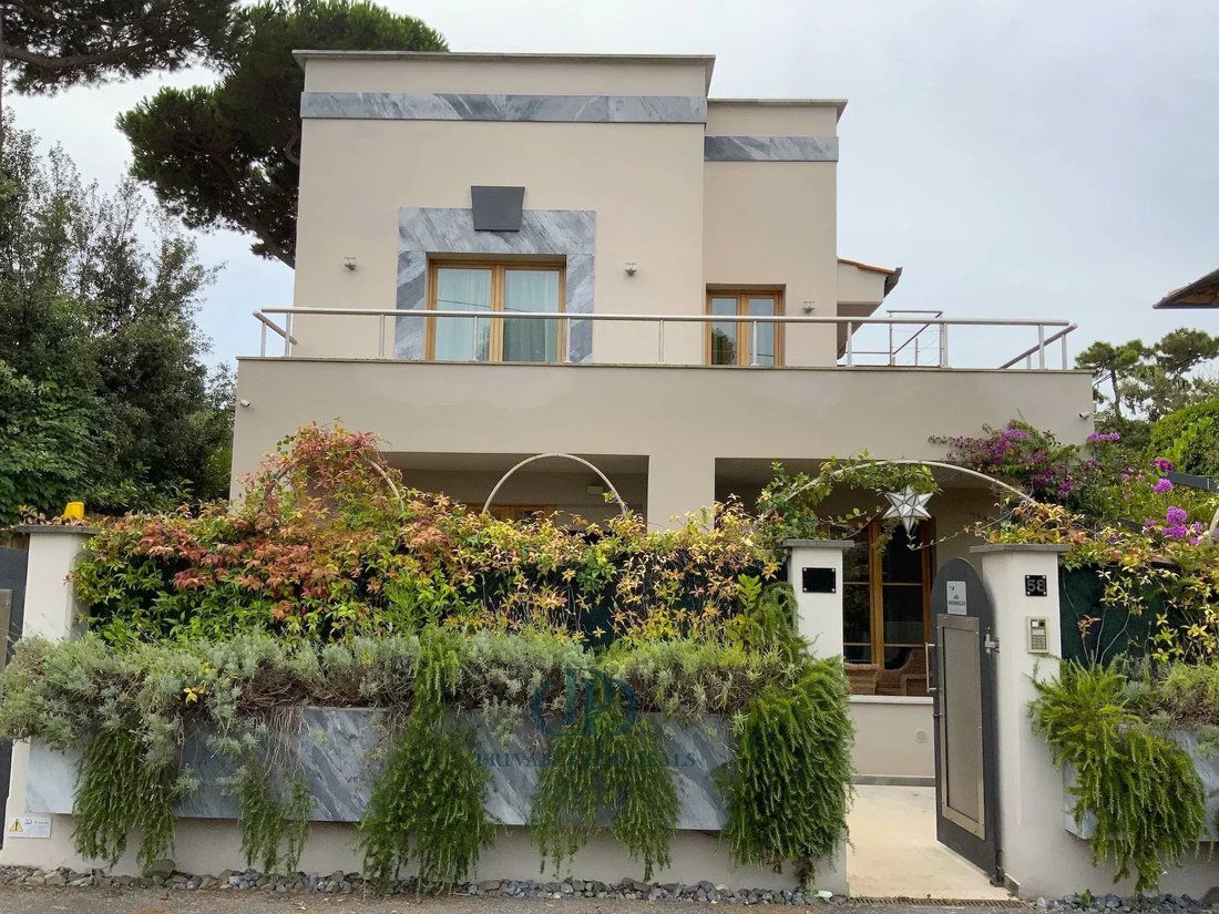 Villa in Historic Center, Lucca, Tuscany 2 - 15132944