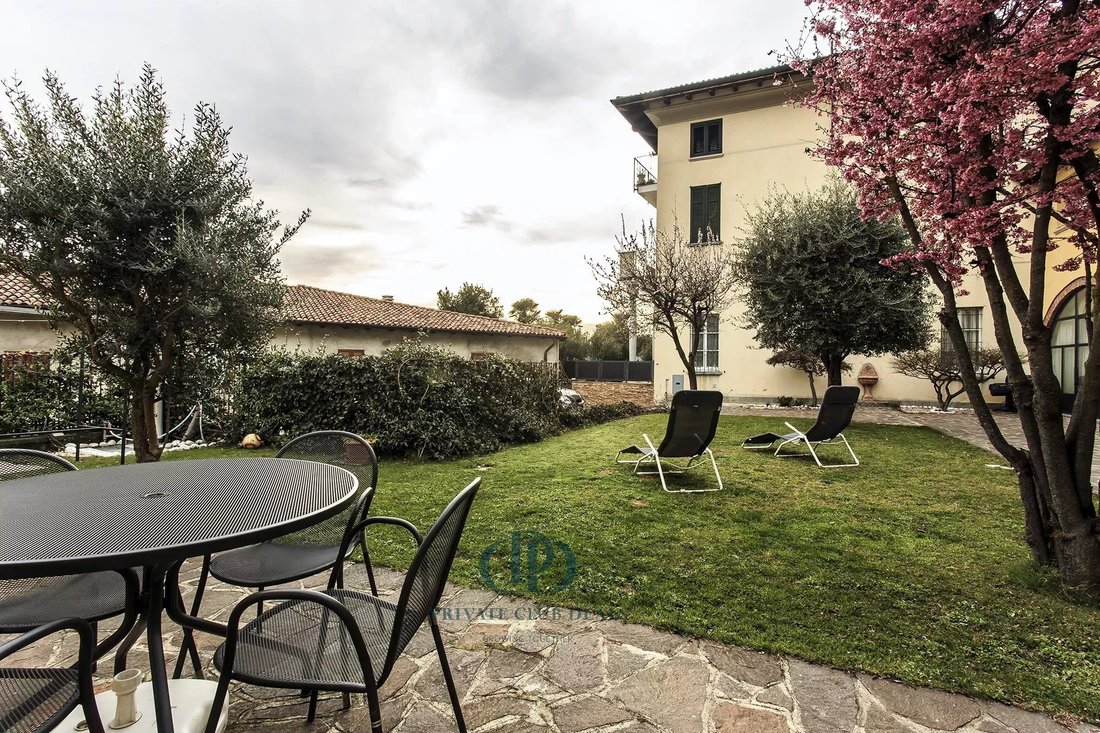 House in Camnago Volta, Como, Lombardy 1 - 15132963