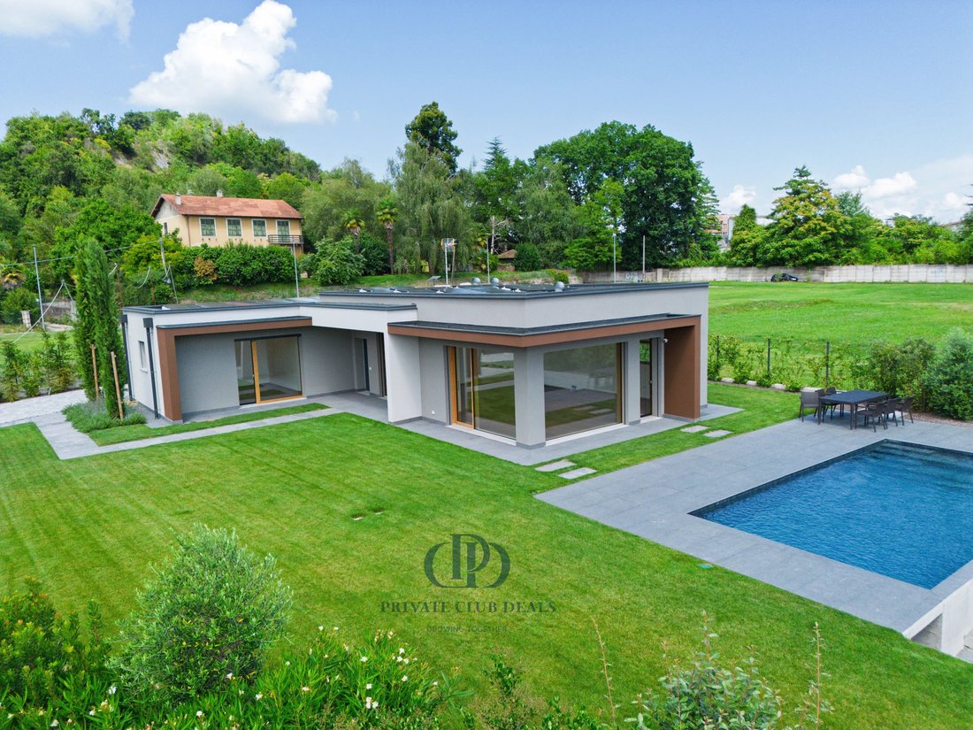 Villa in Angera, Lombardei, Italien 3 - 15984126