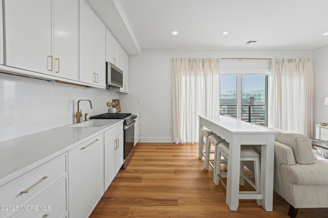 Condo in Seaside Heights, New Jersey, United States 5 - 17745074