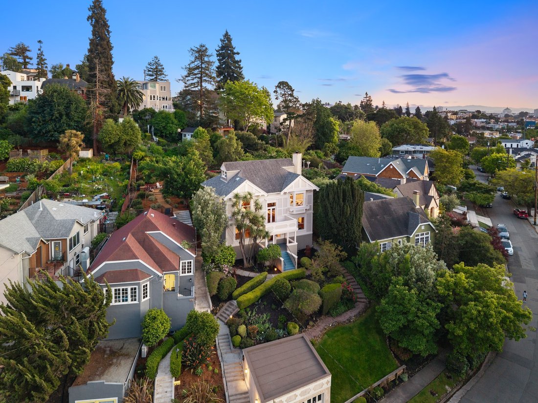 House in Oakland, California, United States 1 - 17746276