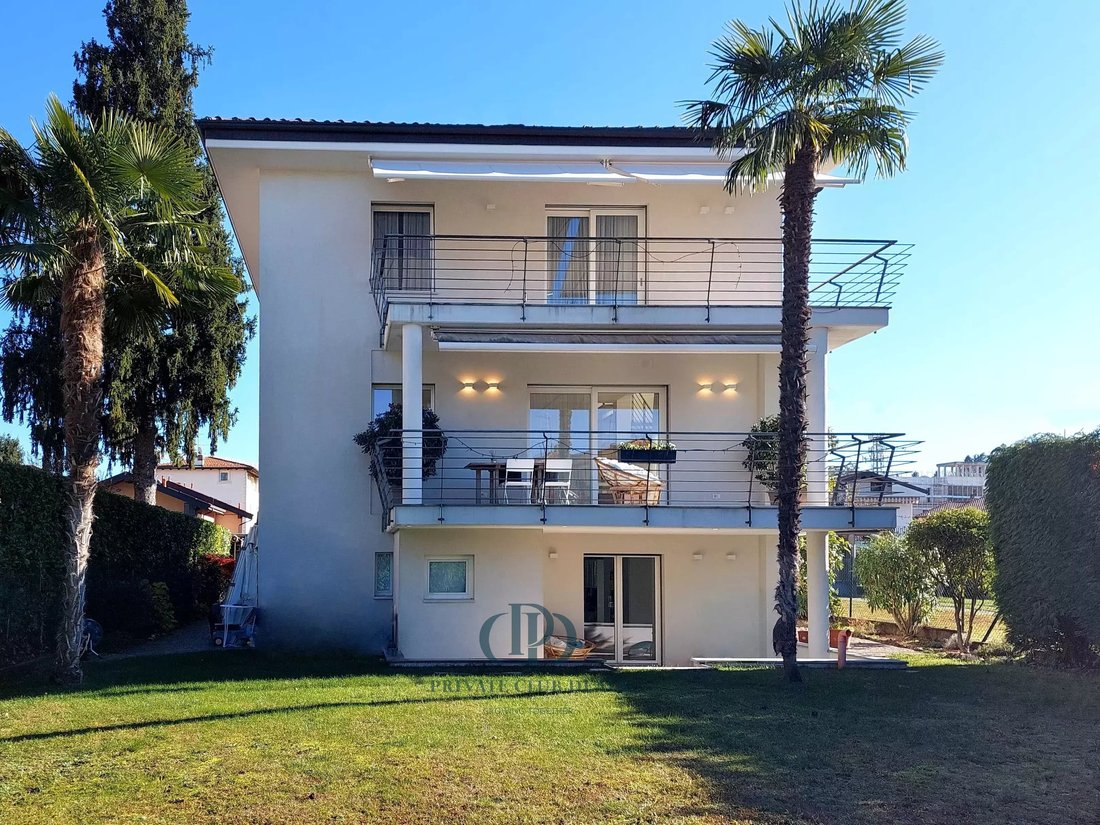 Villa in San Carlo - Giubiano, Varese, Lombardy 2 - 12979210