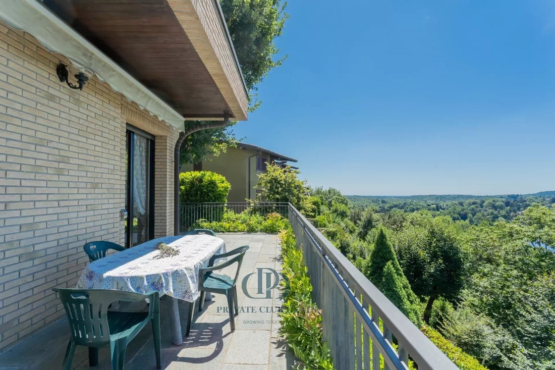 Villa in Montorfano, Lombardy, Italy 2 - 11801285
