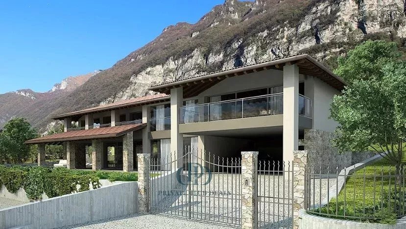 Villa in Moltrasio, Lombardy, Italy 1 - 15132660