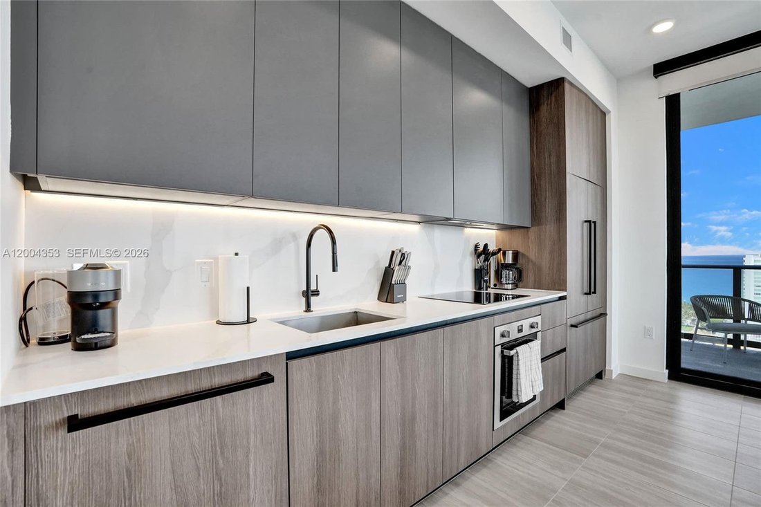 Condo in Miami Beach, Florida, United States 5 - 17745070