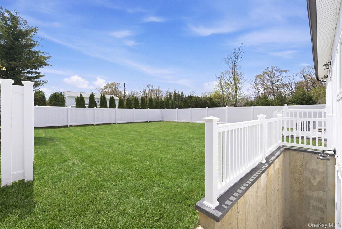 House in Wantagh, New York, United States 5 - 17744936