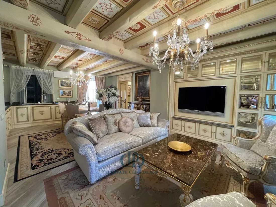 House in Historic Center, Como, Lombardy 2 - 15132972