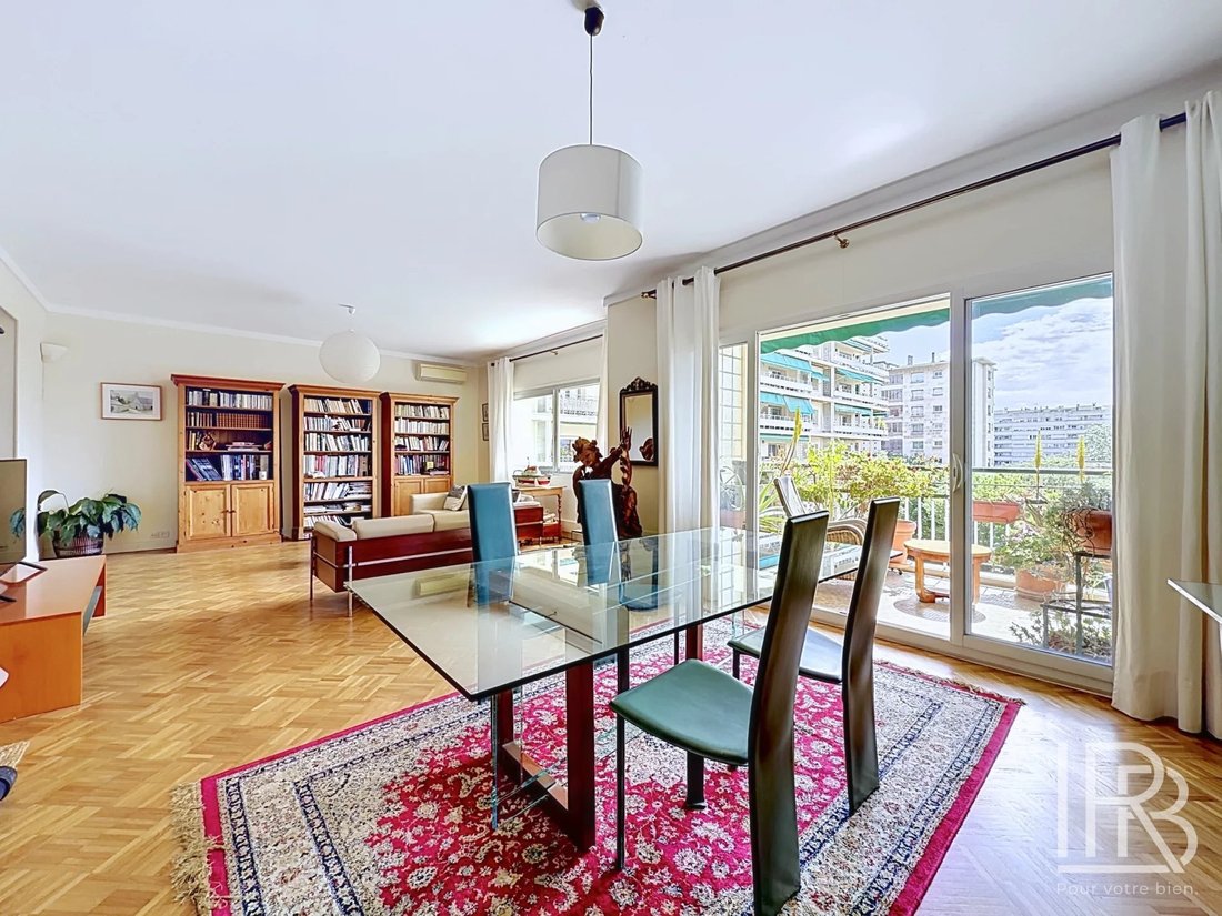 Apartment in Périer, 8e Arrondissement, Marseille 3 - 17745263