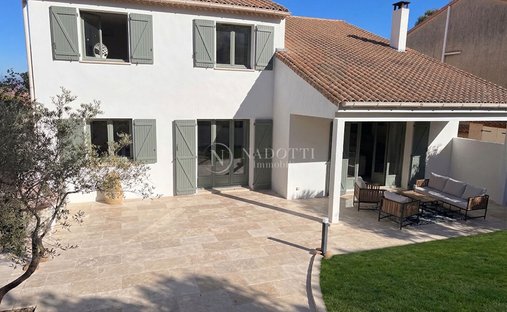 House in Montagne des Chèvres, Villeneuve-lès-Avignon, France 1