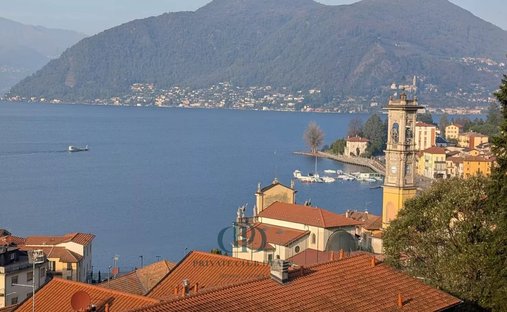 Villa in Porto Ceresio, Lombardy, Italy 1