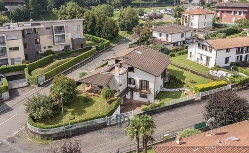 Villa en Olgiate Comasco, Lombardía, Italia 1