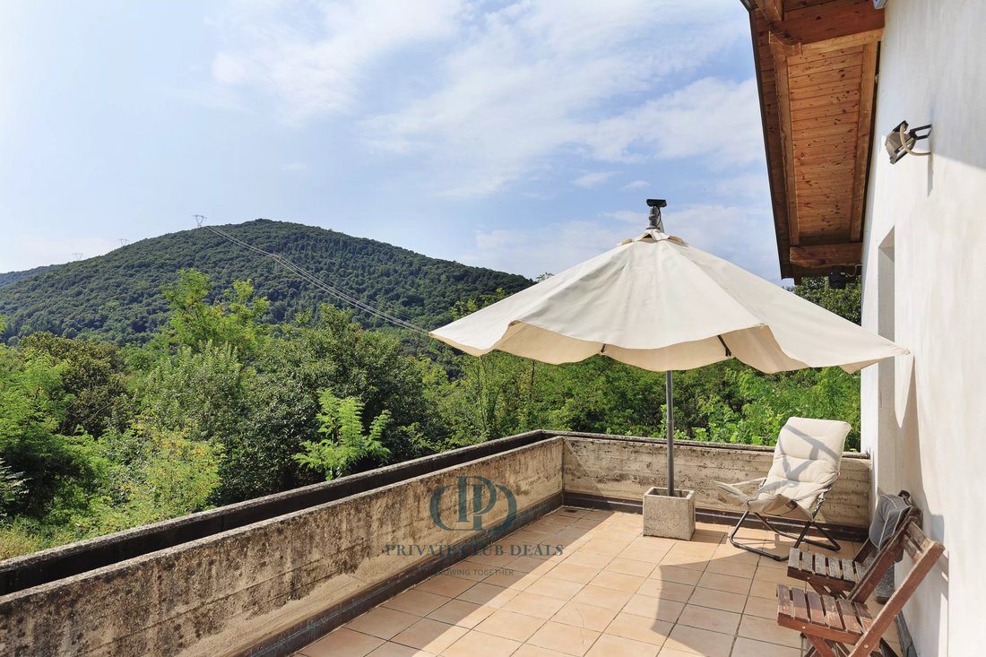 Villa in Dumenza, Lombardy, Italy 4 - 15132969