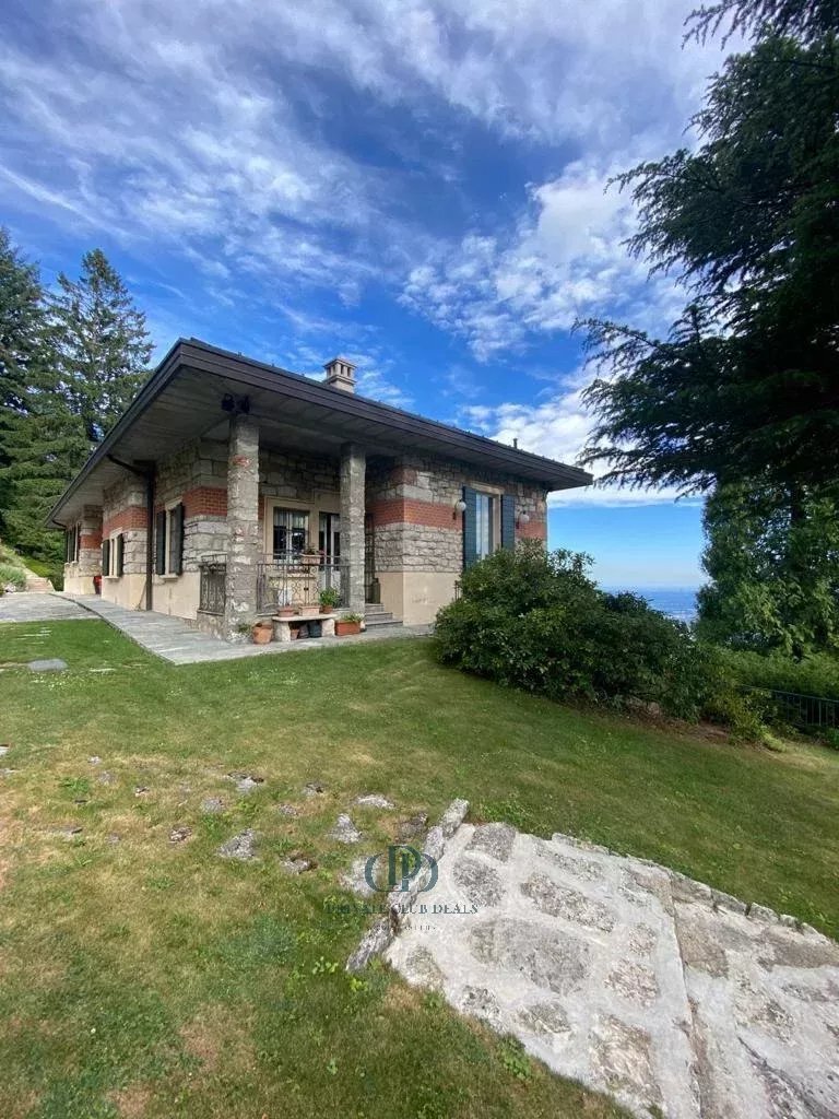 Villa in Center, Varese, Lombardy 1 - 15132938