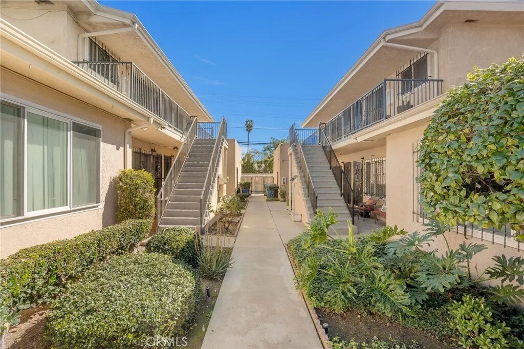Inglewood, California, United States 5 - 17347258