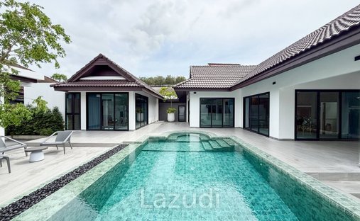 Villa in Thep Krasatti, Phuket, Thailand 1