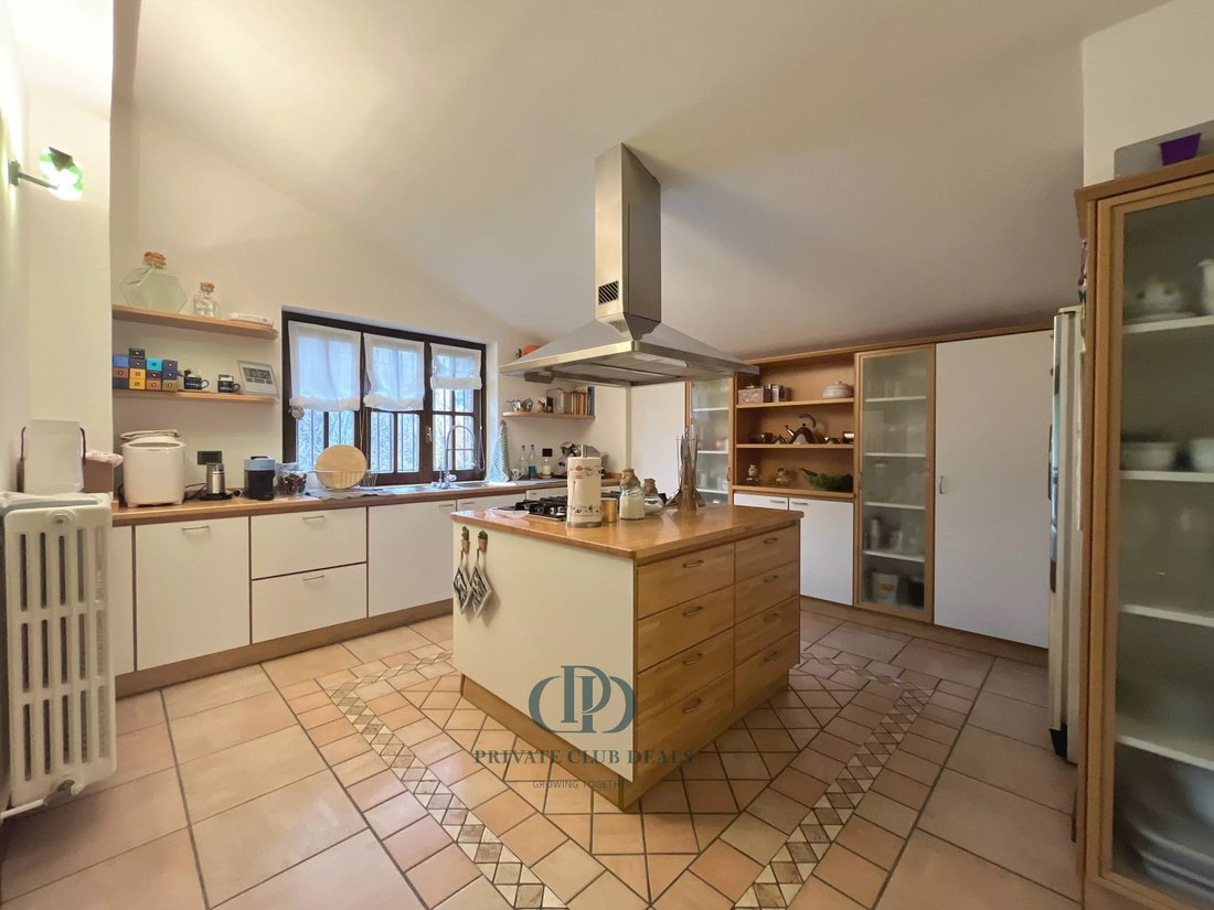 Villa in Inverigo, Lombardy, Italy 4 - 15132948