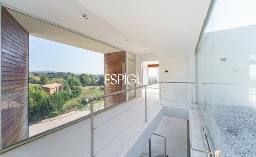 Villa in Sant Esteve Sesrovires, Catalonia, Spain 1