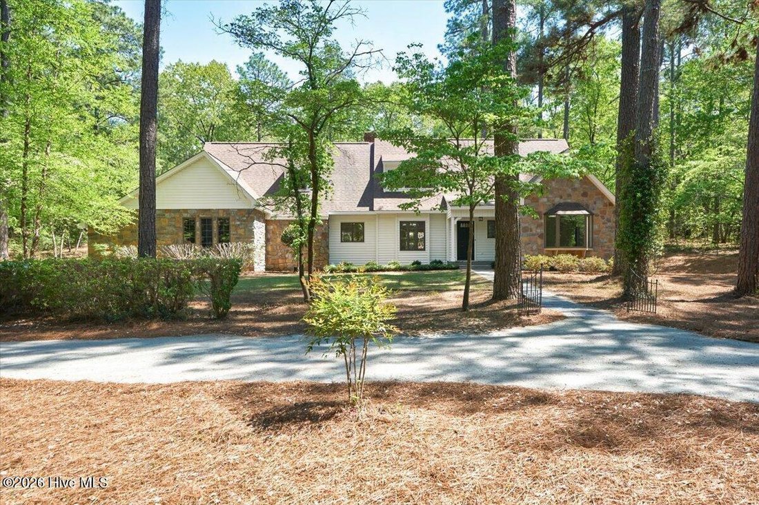 House in Southern Pines, North Carolina, United States 1 - 17745628