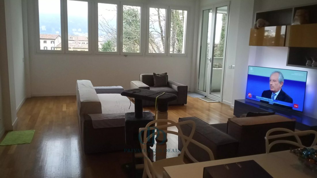 House in Historic Center, Como, Lombardy 2 - 12521310