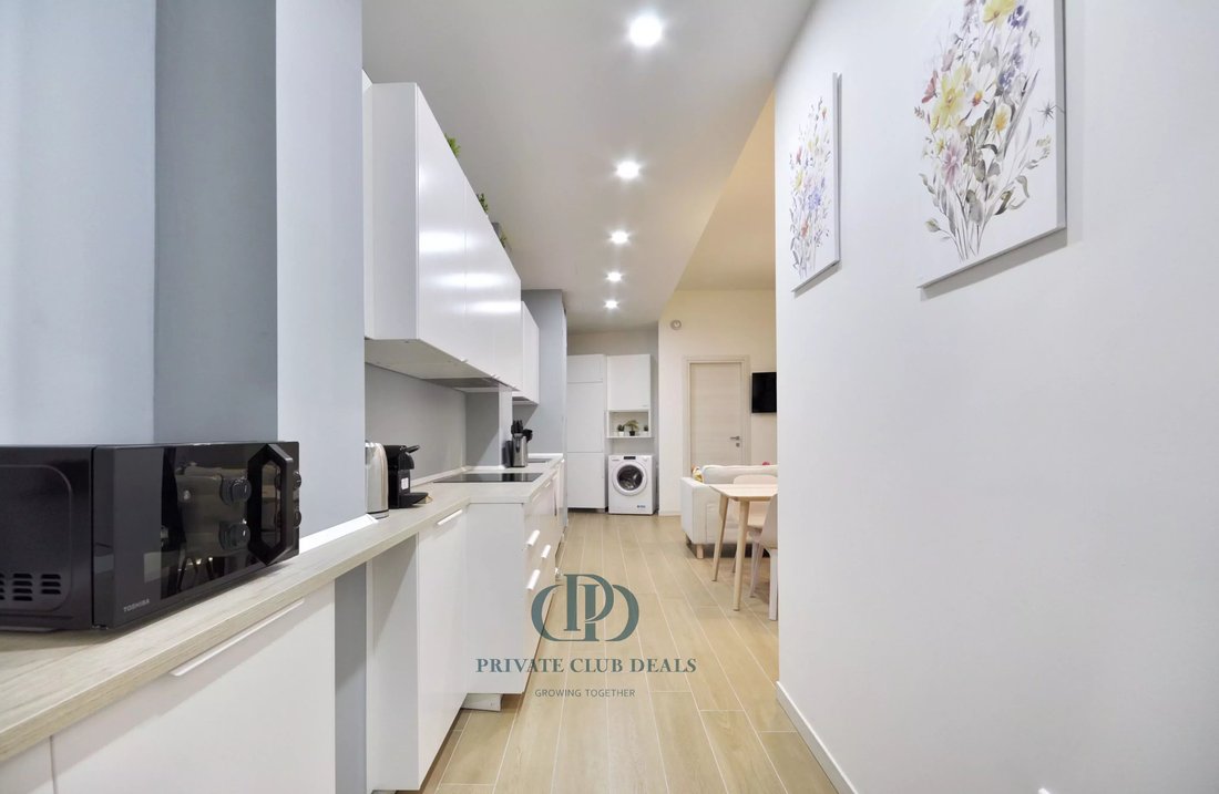 House in Eastern Lake Center, Como, Lombardy 4 - 17746046