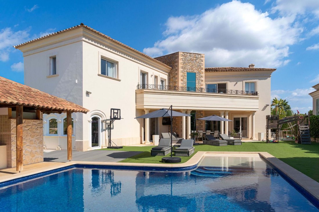 Villa in Rotes Velles, Calvia, Balearic Islands 1 - 17746940