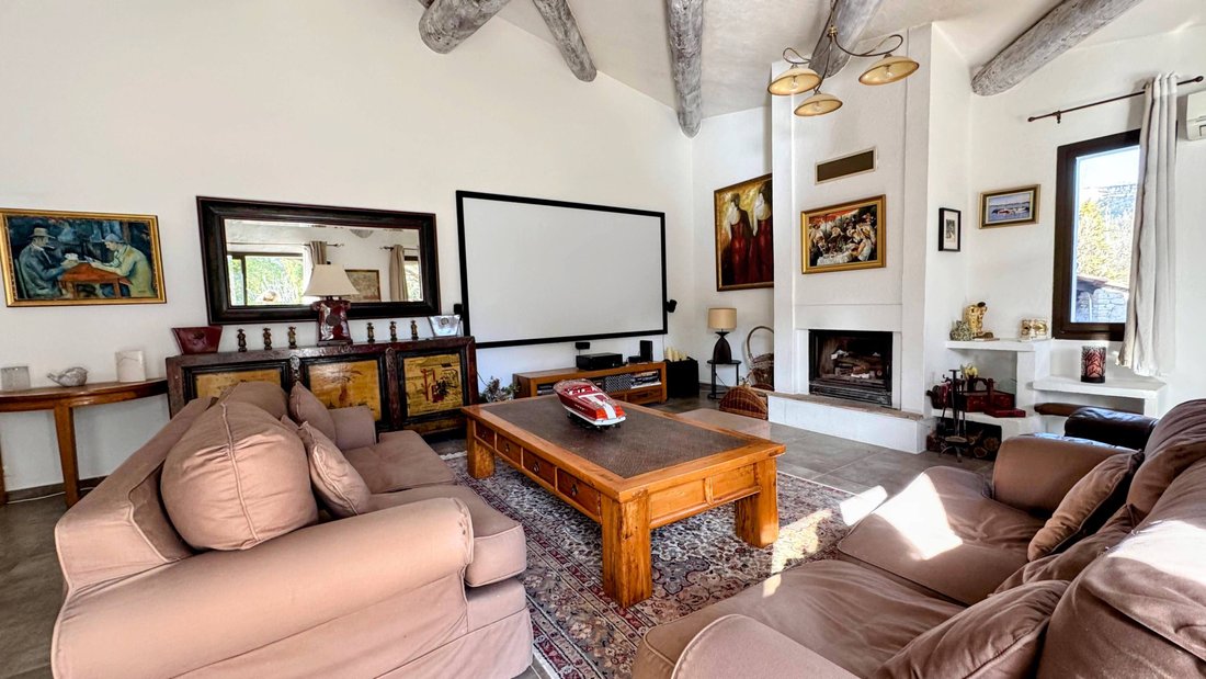 House in Châteauneuf-le-Rouge, Provence-Alpes-Côte d'Azur, France 3 - 17749314