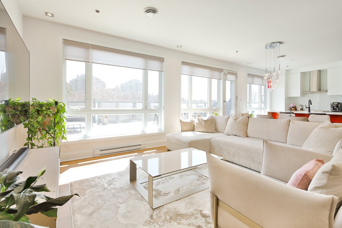 Apartment in Mount Royal, Quebec, Canada 3 - 17745161