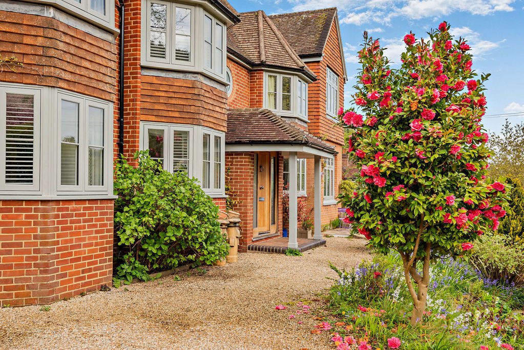 Haus in Holmbury Saint Mary, Shere, England 2 - 17743617
