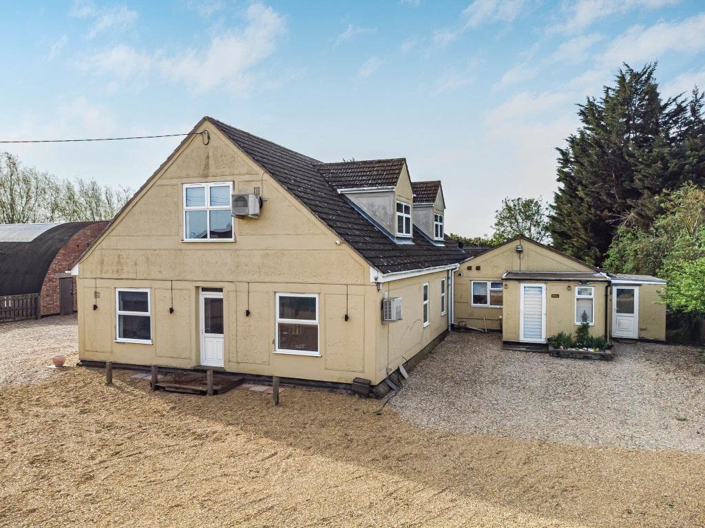 House in Mile End, Ely, England 2 - 17743647