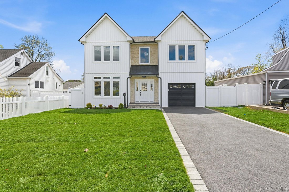 House in Wantagh, New York, United States 1 - 17744936