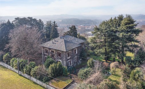 Villa in Capiago Intimiano, Lombardei, Italien 1