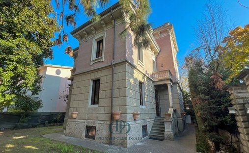 Villa in Cusano Milanino, Lombardy, Italy 1