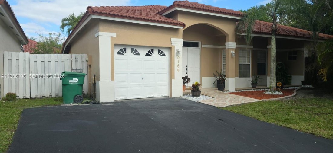 House in Doral, Florida, United States 1 - 17265097