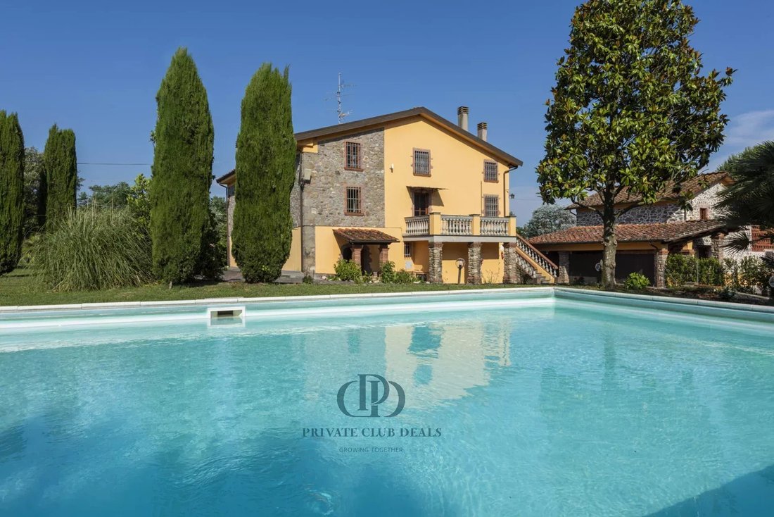 Villa in Center, Capannori, Tuscany 2 - 15132945
