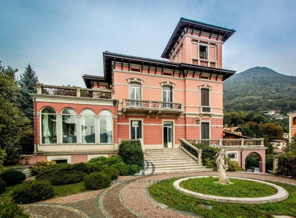 Villa in Cernobbio, Lombardy, Italy 1 - 11654846