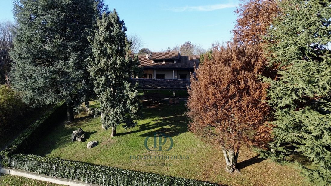 Villa in Inverigo, Lombardy, Italy 3 - 14986655