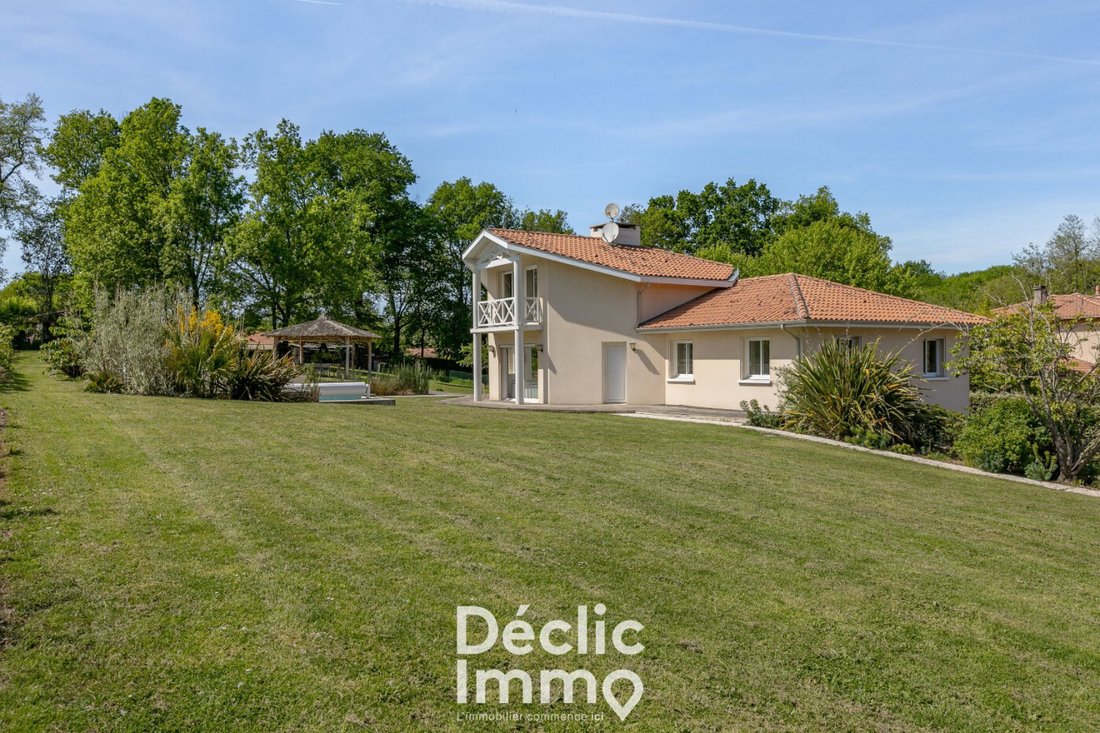 House in Carignan-de-Bordeaux, Nouvelle-Aquitaine, France 1 - 17748851