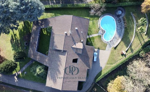 Villa in Inverigo, Lombardy, Italy 1