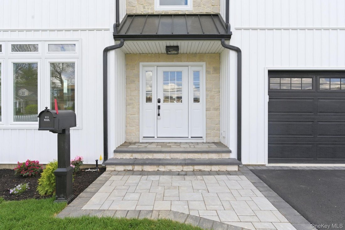 House in Wantagh, New York, United States 2 - 17744936