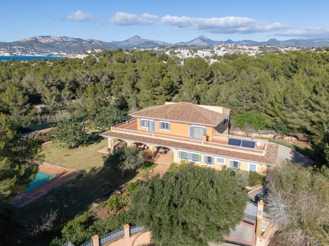 Villa in Rotes Velles, Calvia, Balearic Islands 1 - 17747424