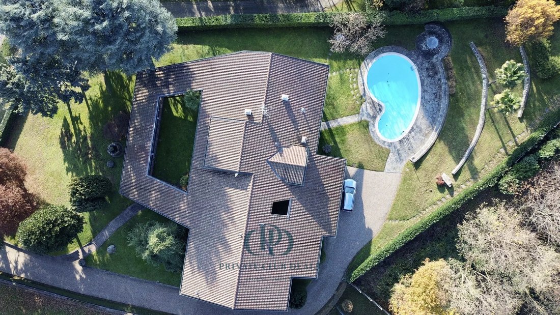 Villa in Inverigo, Lombardy, Italy 2 - 15132948