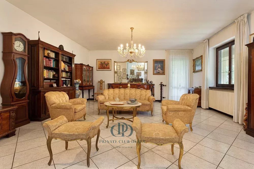 Villa in Olgiate Comasco, Lombardy, Italy 4 - 15132967