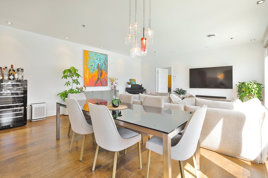 Apartment in Mount Royal, Quebec, Canada 5 - 17745161