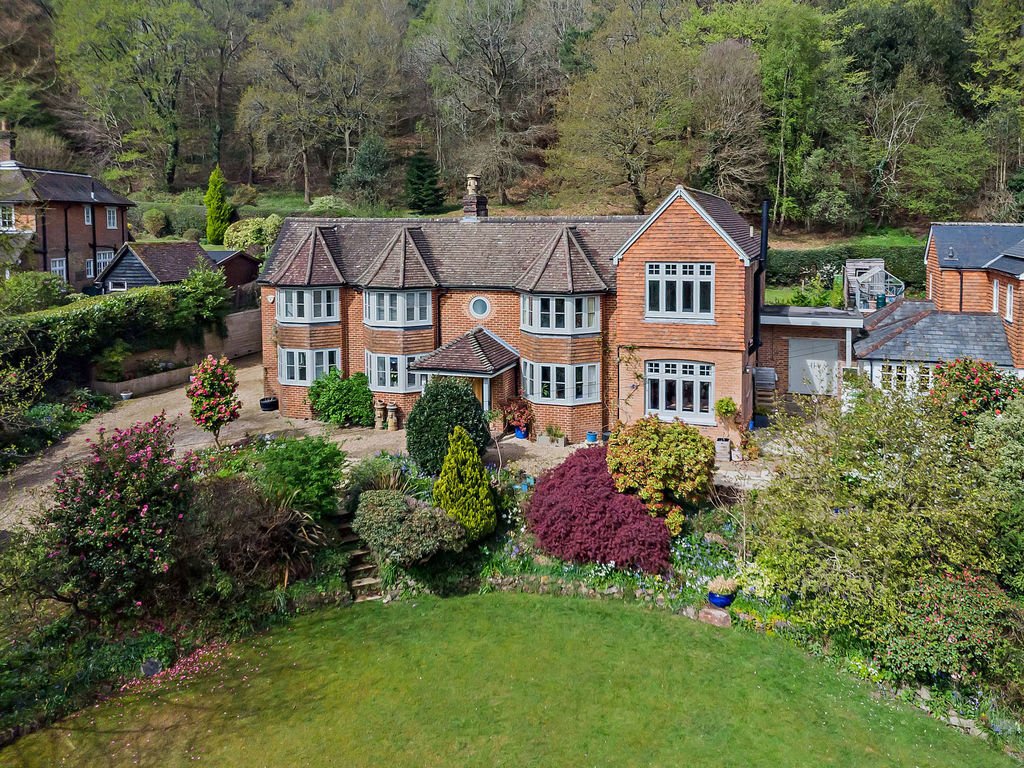 Haus in Holmbury Saint Mary, Shere, England 1 - 17743617